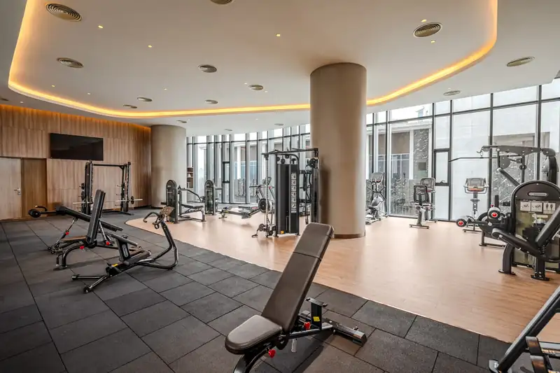 Phòng tập OnFit Gym tầng 2 nhìn ra vịnh
